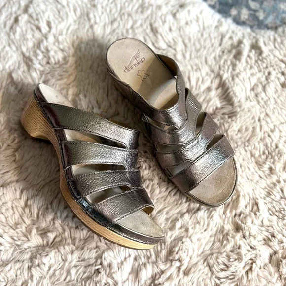 Dansko Lyndi Slide Sandal Womens EU 39 Platino Metallic Leather Wedge Platform - Picture 8 of 16
